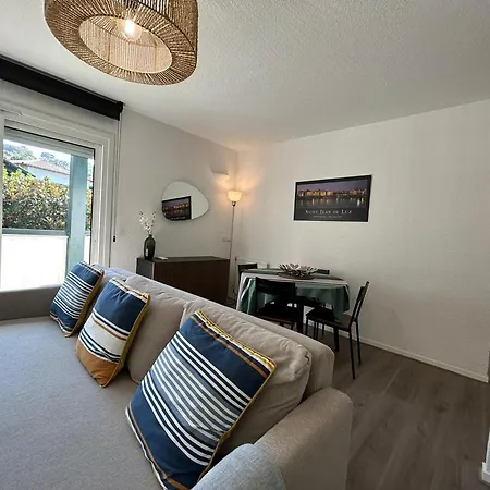 Apartment T2 Renove Avec Terrasse, A 300m De La De Socoa - Fr-1-239-1093